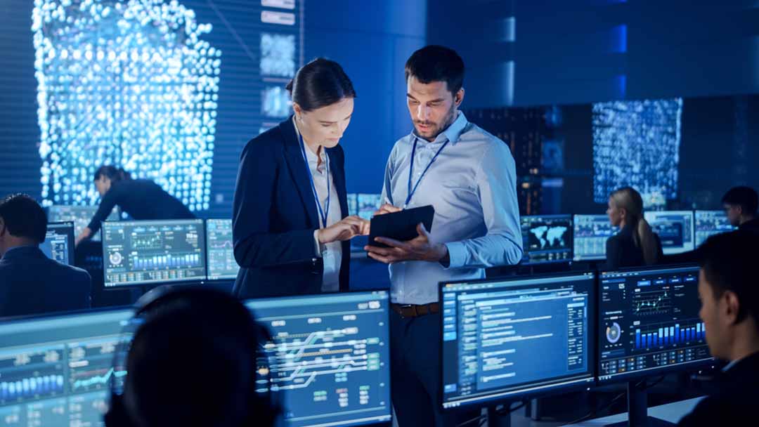 Managed-IT-Services-vs-Cloud-Services- Managed-IT-Services-vs-Cloud-Services-